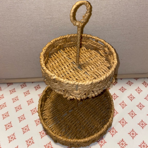 Wicker 2 tier holder - Picture 3 of 4